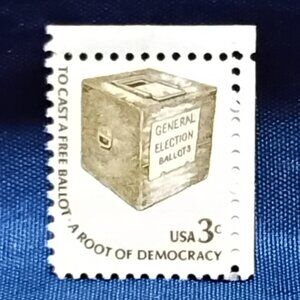 Uncirculated USA 1977 To Cast a Free ballot: A Root of Democracy 3 Cent Stamp!!